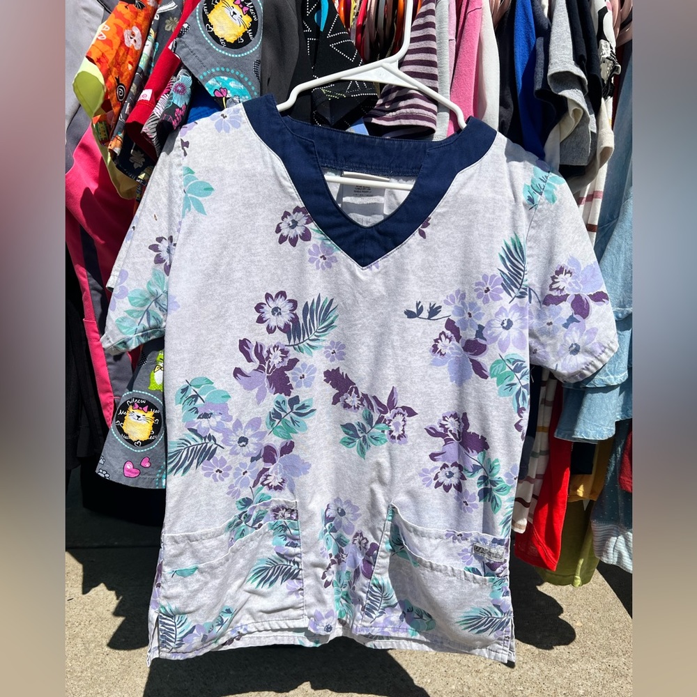 Womens Scrub Top - Blue Floral